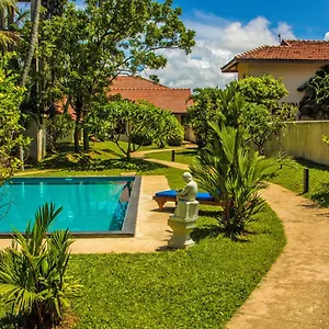The Lagoon Villa Kurana Katunayaka